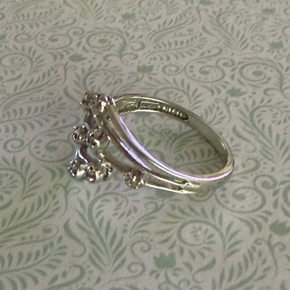 10K Gold Diamond Ring - Picture 5 of 5